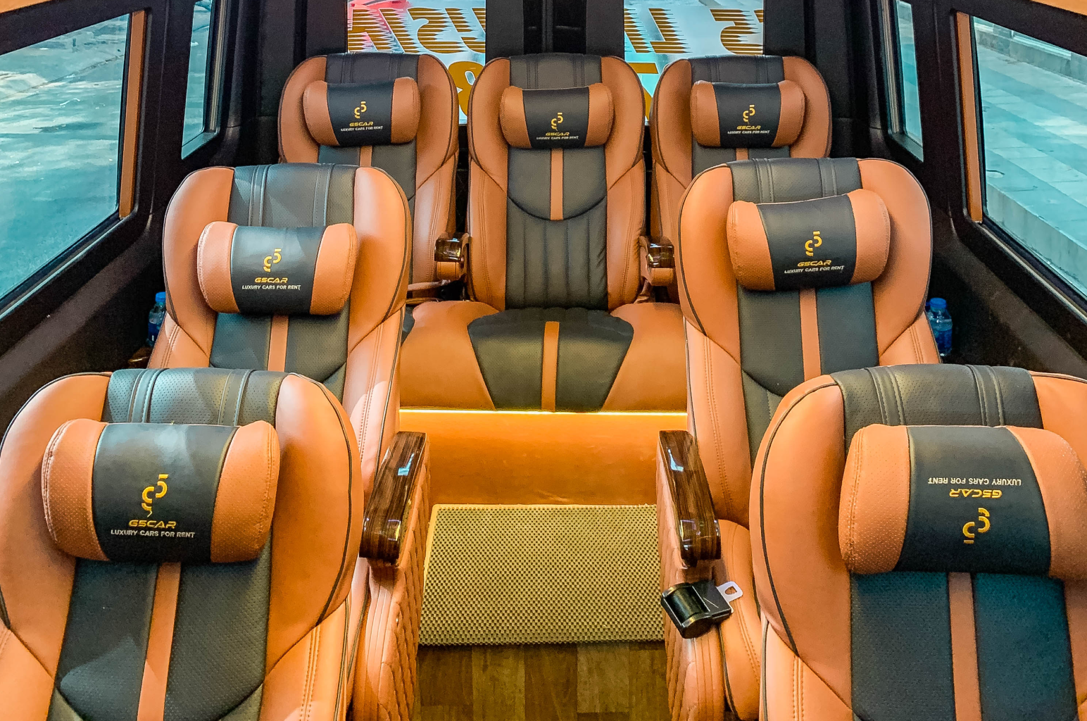 Nội thất xe Limousine 9 chỗ đi Đà Lạt
